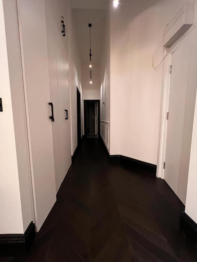 Апартаменты Earl's Court Luxe *